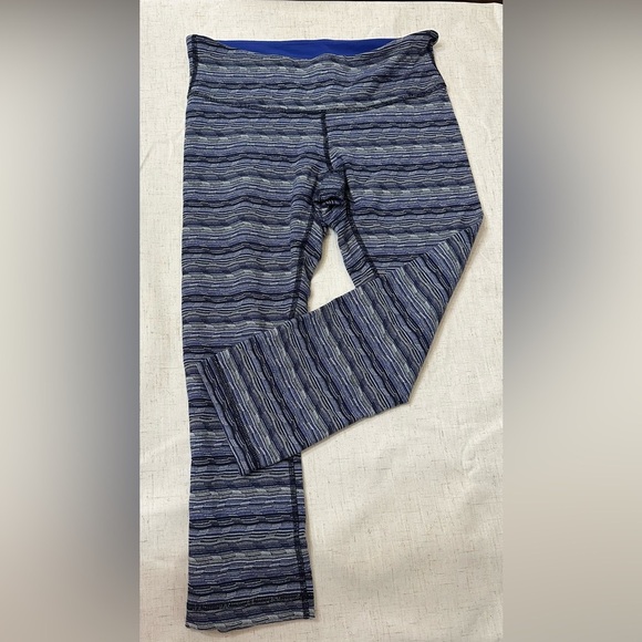 Lululemon Athletica Blue Gray Leggings with Heathered Pattern - Picture 3 of 10